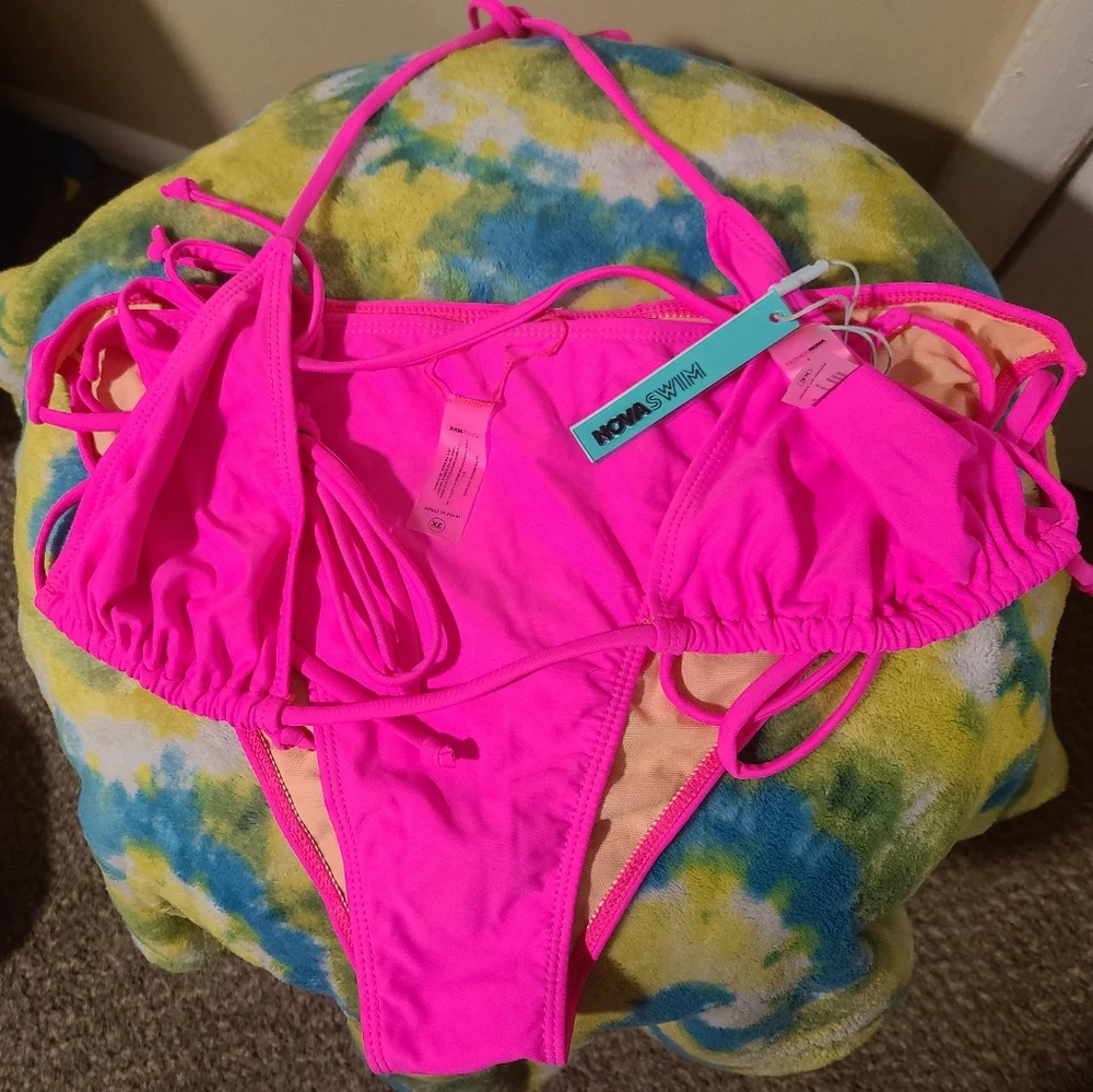 Bathing suit - Picture 2 of 3